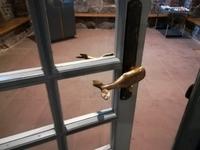 Eine besondere Türklinke in der Keitumer St. Severins Kirche.