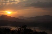 179 ein schöner Sonnenuntergang auf dem Berg Phousi