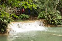 196 an den Kuangsi Si Wasserfällen