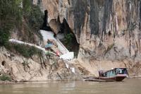 229 Aufstieg zu den Pak Ou Höhlen