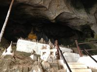 230 in der Pak Ou Höhle