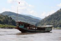 242 Gegenverkehr auf dem Mekong