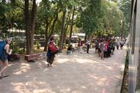 408 unzählige Touristen wollen mit