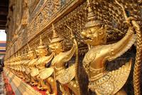 432 unzählige vergoldete Figuren im Wat Phra Keo