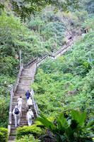 Aufstieg zu den Tropfsteinhöhlen