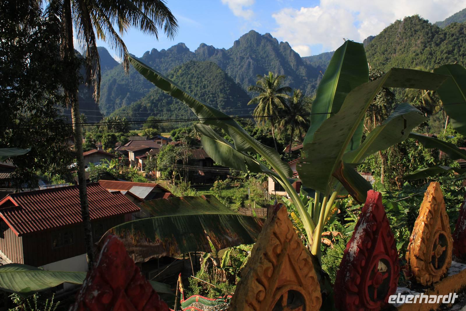 Klosteranlage im Dorf der Minderheit „Lao Lum“