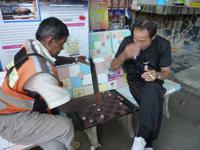 Spiel mit Kronkorken