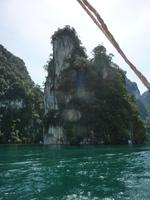 Zum Floßhotel auf dem Cheow Larn See