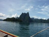 Zum Floßhotel auf dem Cheow Larn See