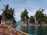 Die drei Felsen -Cheow Lan Lake