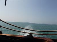 Fahrt mit einem Holz-Motorsegler in der Phang Nga Bay
