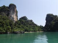 Fahrt mit einem Holz-Motorsegler in der Phang Nga Bay