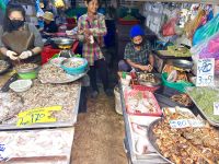 Bangkok - Maeklong Railway Market