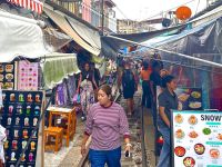 Bangkok - Maeklong Railway Market