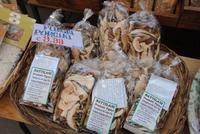 getrocknete Steinpilze - Markttag in Castiglione del Lago