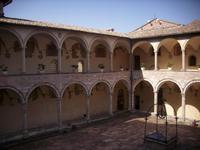 Innenhof der Basilika