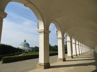 Arkadengang im Blumengarten Kromeriz