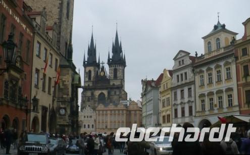 Die Prager Teynkirche und das Altstädter Rathaus