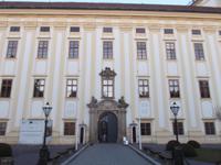 Eingang zum Schloss Kromeriž