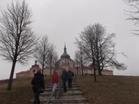 Aufstieg zur Wallfahrtskirche von Zdar