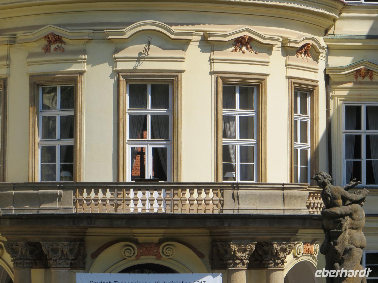 Deutsche Botschaft Prag mit 