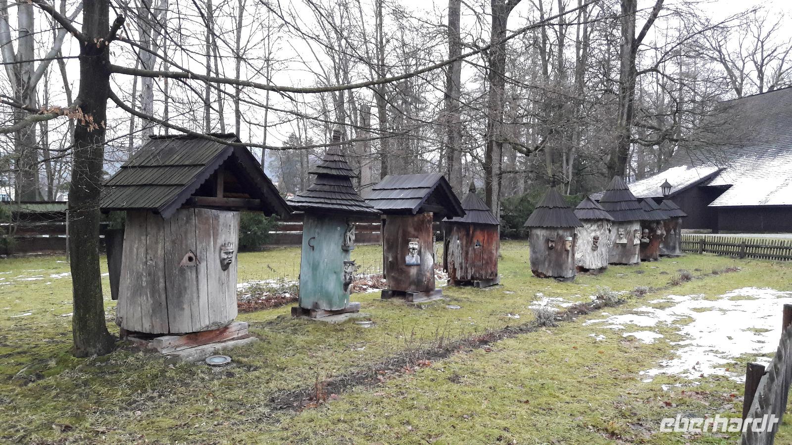 Bienenstöcke im Walachischen Freilichtmuseum in Roznov pod Radhostem