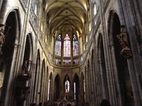 das lange Schiff mit dem Altar