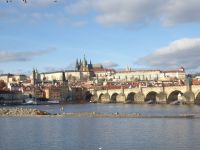 Moldau mit Prager Burg u Karlsbrücke