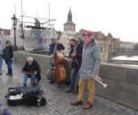 Prag Karlsbrücke Straßenmusiker