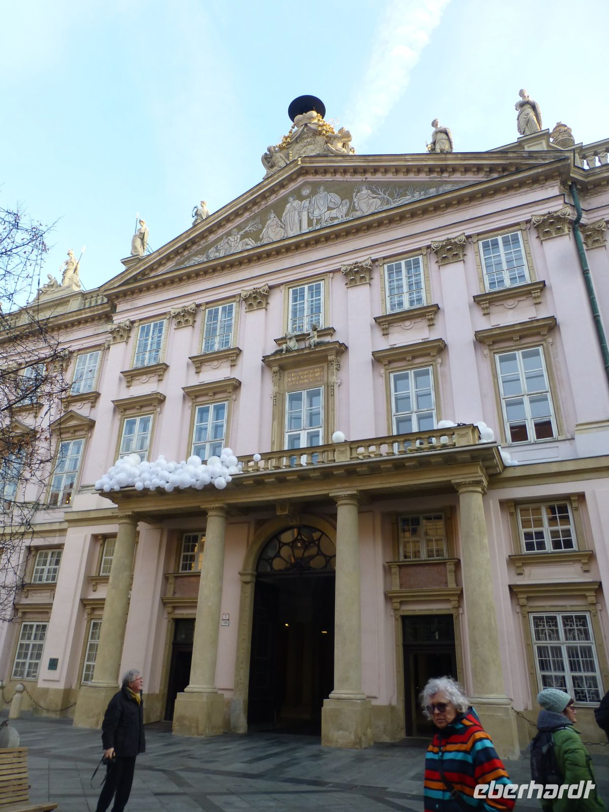Im Erzbischöflichen Palais wurde am 26.12.1805 nach der Schlacht von Austerlitz der Preßburger Frieden geschlossen.