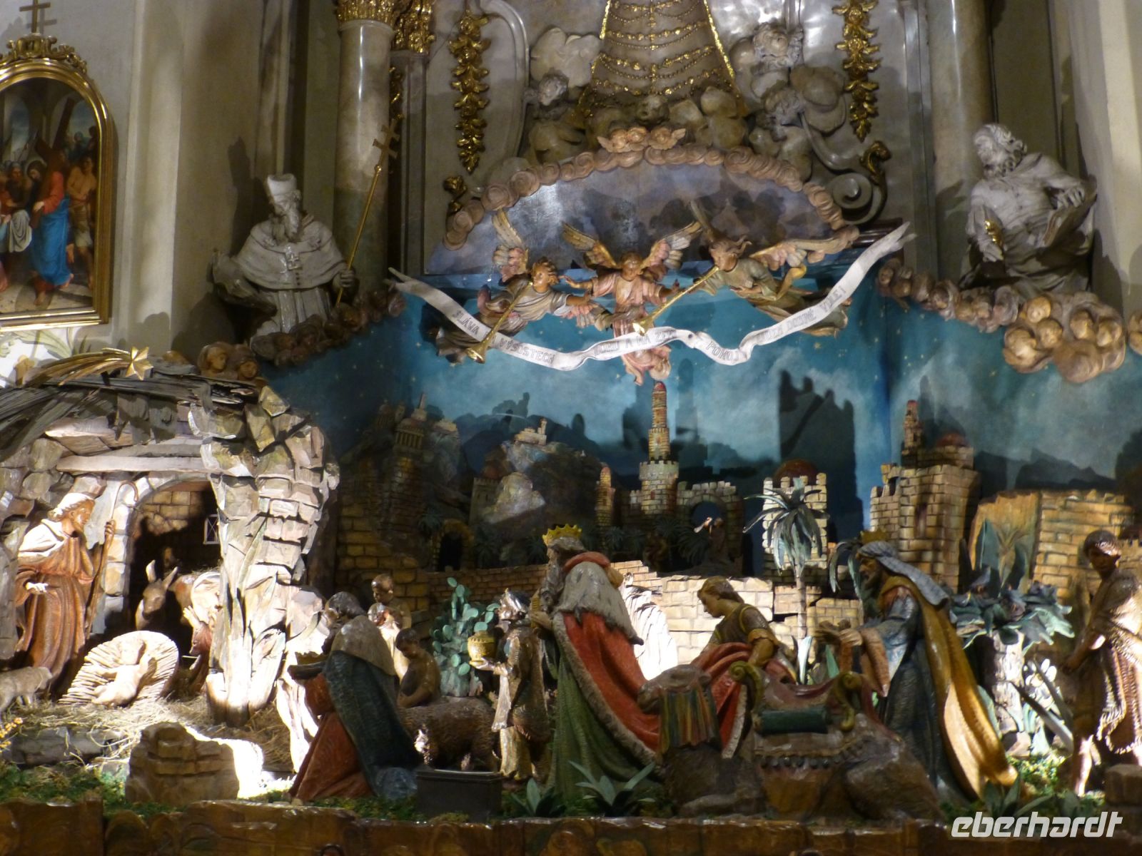 … hat eine sehr schöne große Krippe, wo es viel zu gucken gibt.