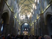 Das Innere zeigt sich in der Frühgotik.