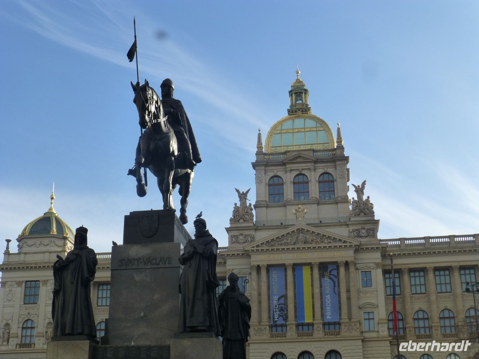 Prag - das Denkmal des Heiligen Wenzels vor dem Nationalmuseum 