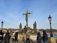 Karlsbrücke, Kruzifixus Statue