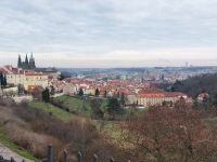 Blick vom Kloster Strahov auf Prag und ihrer Burg