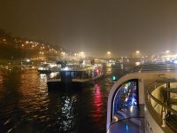 Zurück zum Anleger - reger Verkehr auf der Moldau