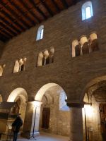 Prager Burg - Basilika St. Georg - romanisches Tonnengewölbe
