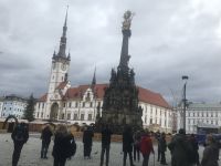 Dreifaltigkeitssäule dahinter das Rathaus
