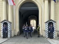 Wachablösung auf der Prager Burg