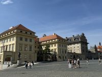 Masaryk Denkmal und Paläste auf dem Burgplatz