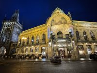 Das Gemeindehaus am Abend