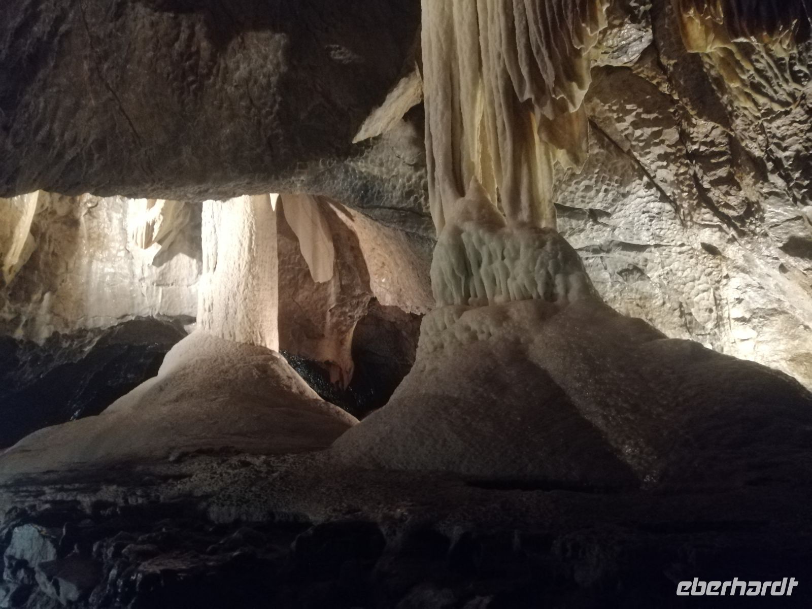 Besichtigung der Punkva-Höhle im mährischen Karst