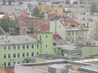 Freiheitsstatue: links im Bild auf der Dach des Hauses - Symbol von Brünn