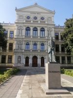 Denkmal von T. Masaryk vor der Justizakademie in Kromériz