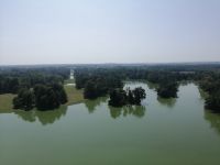 wunderschöne Aussicht vom Minarett über das Schloss-Gelände Lednice