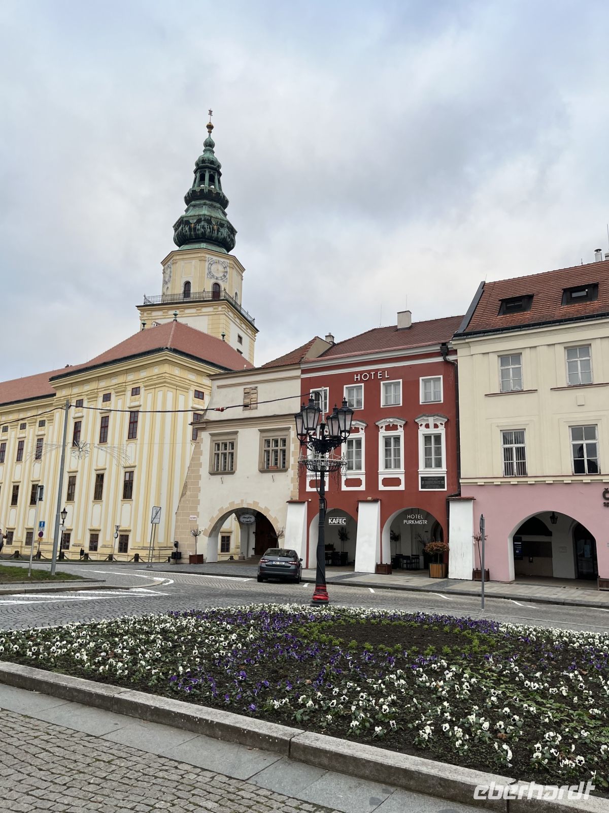 25.12.24 Stadtrundfahrt &- gang Kremsier - großer Marktplat mit Arkadengängen
