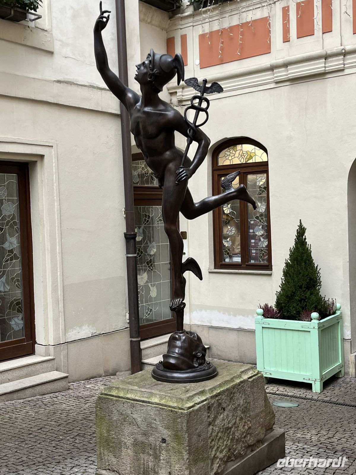 27.12.24 Abreise der Weihnachtsgäste Bronzefigur 