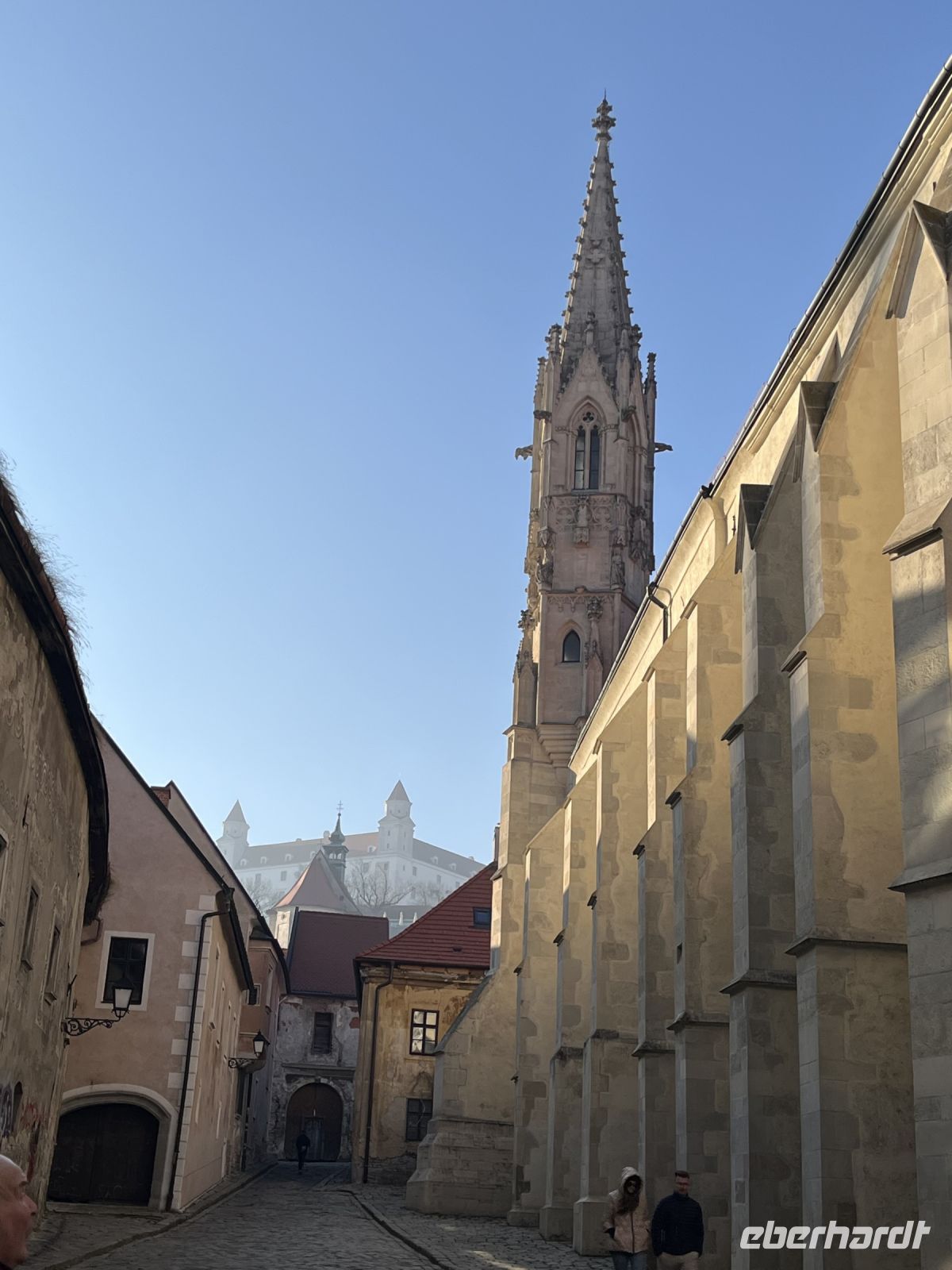 29.12.24  Bratislava -  Altstadt - Clarissine Kirche & Burg auf dem Hügel