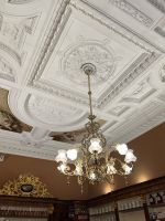 29.12.24  Bratislava -  Altstadt  - älteste Apotheke - direkt an der Cathedral