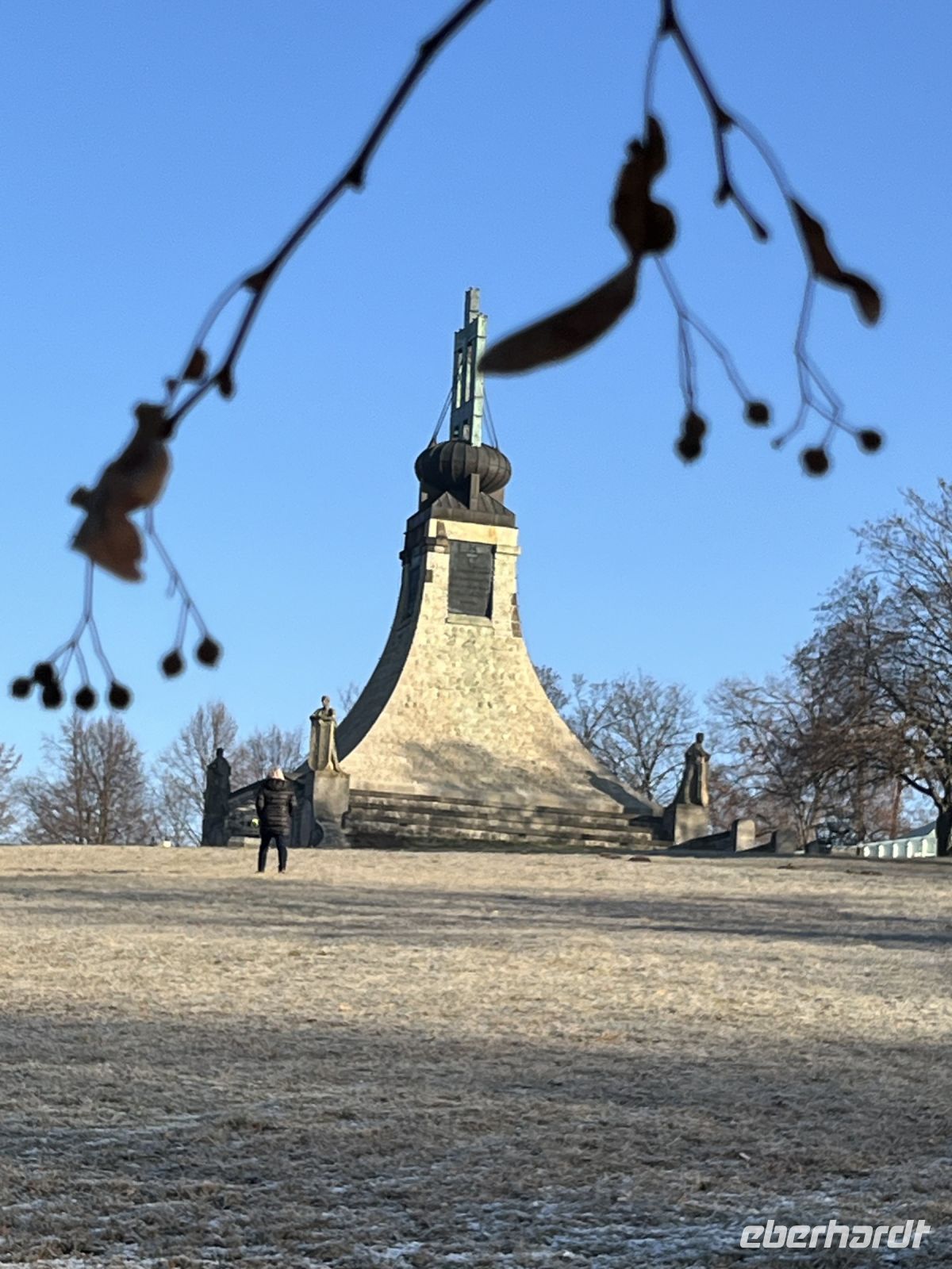 30.12.24  Austerlitz (Slavkov u Brna) - Denkmal der Gefallenen in der Nähe des Dorfes Place auf dem Place Hügel